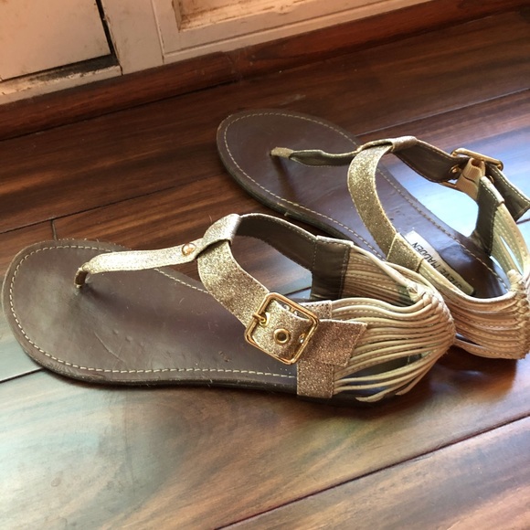 Steve Madden T Strap Sandal Size 10 - Picture 1 of 4